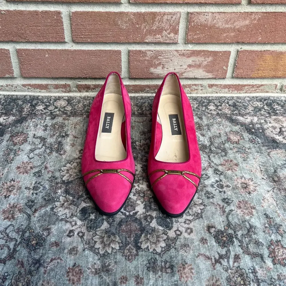 Vtg BALLY Megan II / Women's 8 M / Hot Pink Suede Flats Gold Logo Italy
